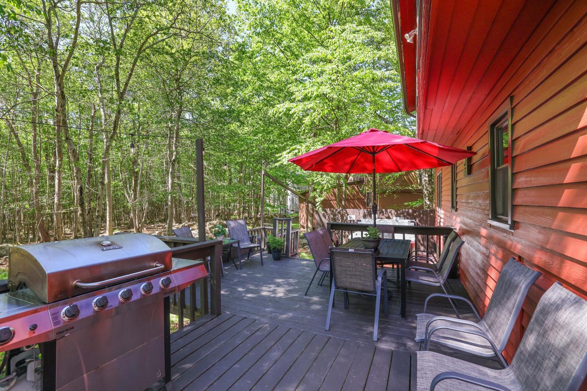 Chalet Renovated Near Casino, Camelback , Kalahari 4Bdrms Firepit Hot Tub Game Room Tobyhanna Exterior photo